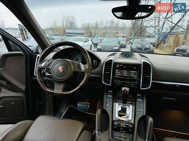 Позашляховик / Кросовер Porsche Cayenne 2012 в Харкові