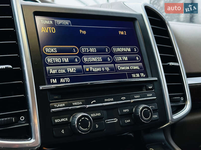 Позашляховик / Кросовер Porsche Cayenne 2012 в Харкові