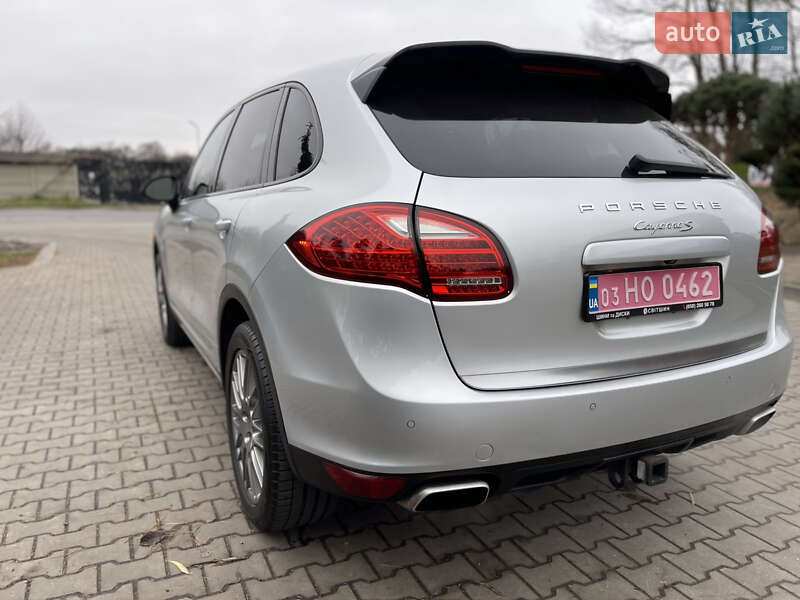 Внедорожник / Кроссовер Porsche Cayenne 2014 в Луцке
