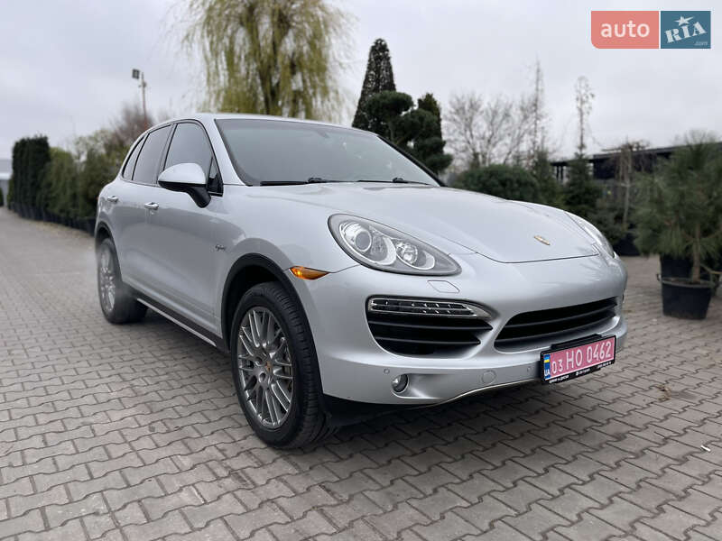 Внедорожник / Кроссовер Porsche Cayenne 2014 в Луцке