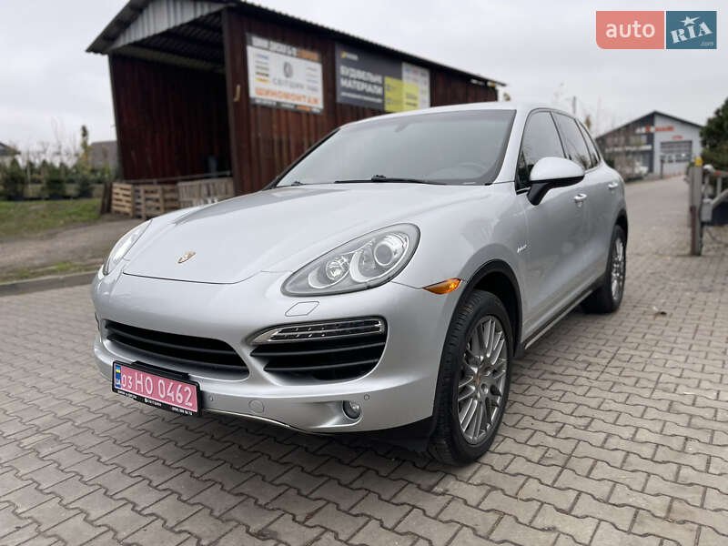 Внедорожник / Кроссовер Porsche Cayenne 2014 в Луцке