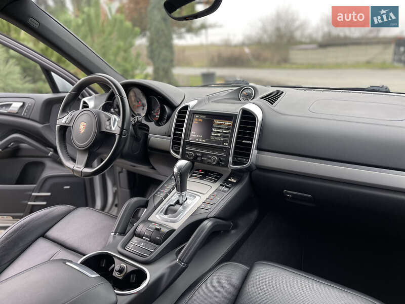 Внедорожник / Кроссовер Porsche Cayenne 2014 в Луцке