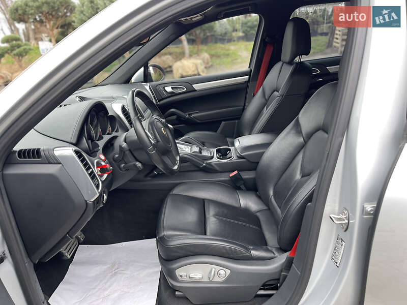 Внедорожник / Кроссовер Porsche Cayenne 2014 в Луцке