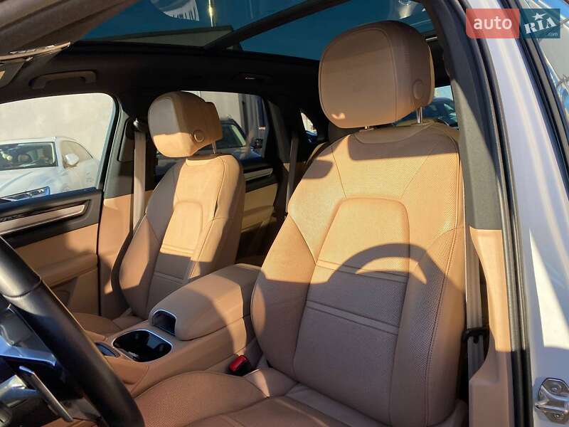 Позашляховик / Кросовер Porsche Cayenne 2022 в Львові