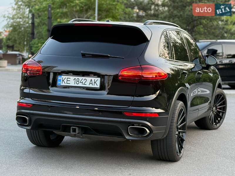 Позашляховик / Кросовер Porsche Cayenne 2017 в Дніпрі