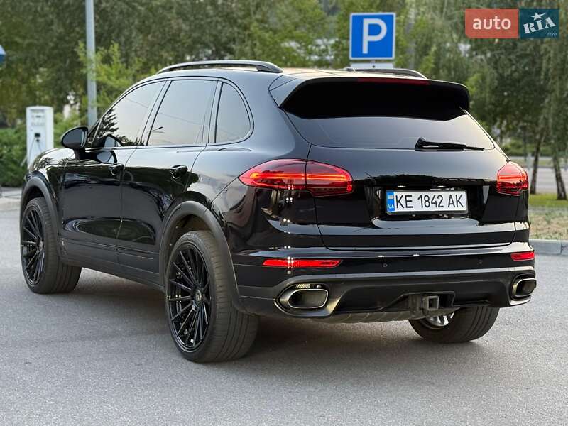 Позашляховик / Кросовер Porsche Cayenne 2017 в Дніпрі