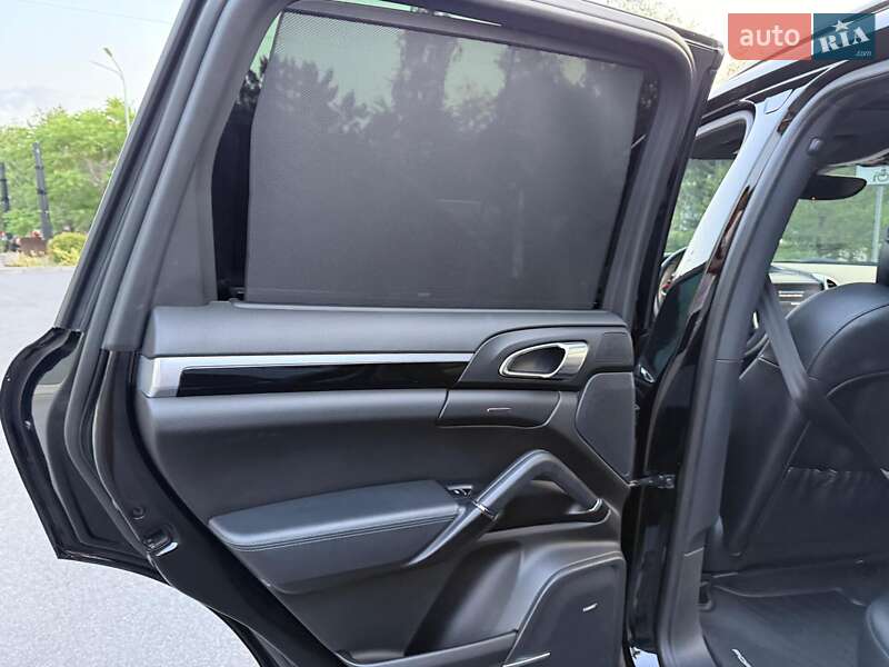 Позашляховик / Кросовер Porsche Cayenne 2017 в Дніпрі