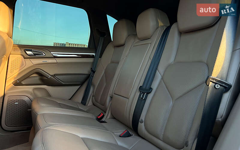 Внедорожник / Кроссовер Porsche Cayenne 2012 в Львове