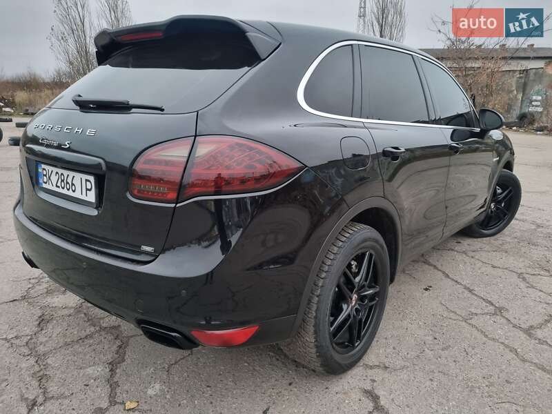 Внедорожник / Кроссовер Porsche Cayenne 2013 в Ровно