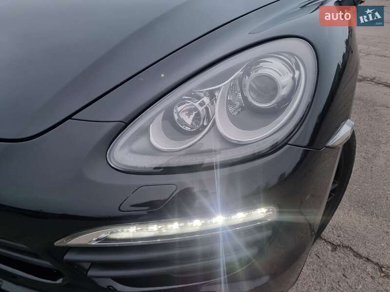 Внедорожник / Кроссовер Porsche Cayenne 2013 в Ровно