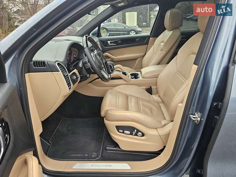 Позашляховик / Кросовер Porsche Cayenne 2018 в Києві