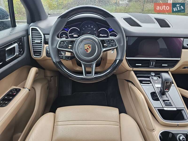 Позашляховик / Кросовер Porsche Cayenne 2018 в Києві