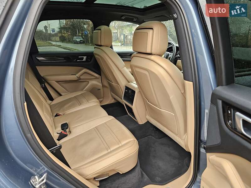 Позашляховик / Кросовер Porsche Cayenne 2018 в Києві