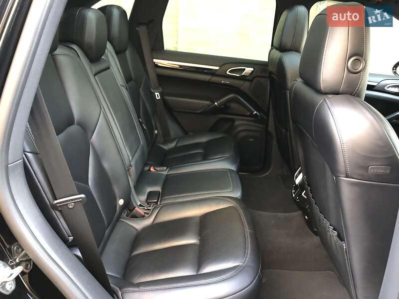 Внедорожник / Кроссовер Porsche Cayenne 2015 в Одессе