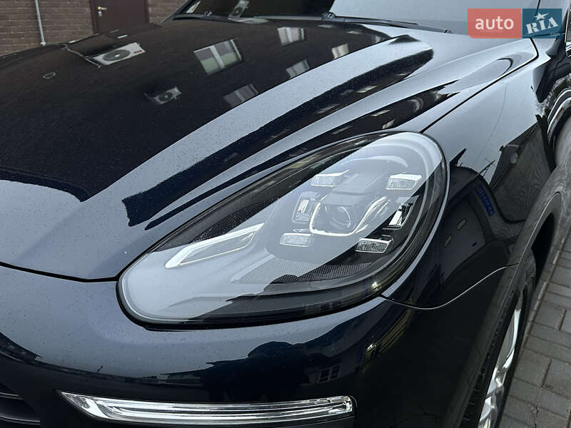 Внедорожник / Кроссовер Porsche Cayenne 2016 в Харькове