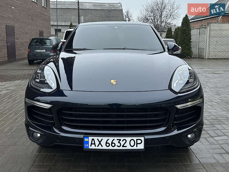 Внедорожник / Кроссовер Porsche Cayenne 2016 в Харькове