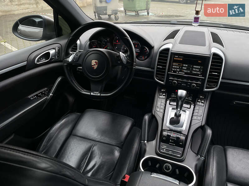 Внедорожник / Кроссовер Porsche Cayenne 2012 в Одессе