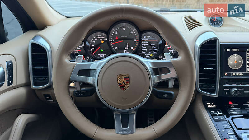 Позашляховик / Кросовер Porsche Cayenne 2014 в Луцьку