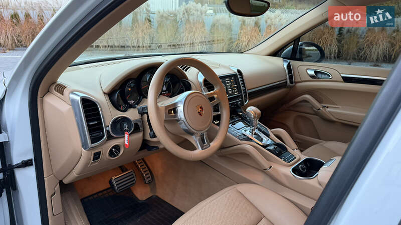 Позашляховик / Кросовер Porsche Cayenne 2014 в Луцьку