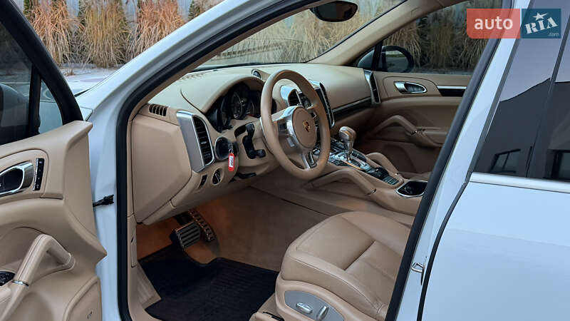 Позашляховик / Кросовер Porsche Cayenne 2014 в Луцьку