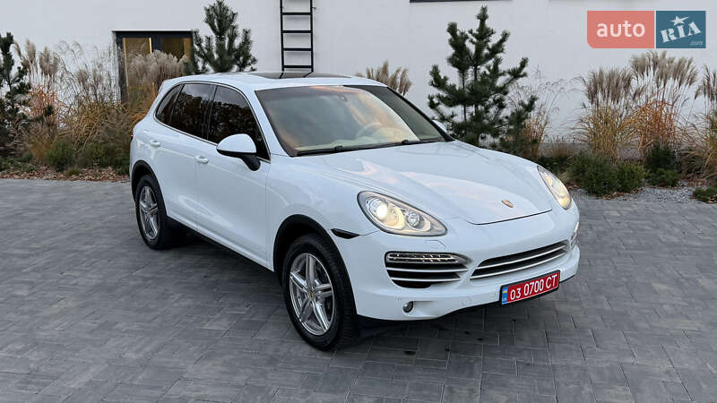 Позашляховик / Кросовер Porsche Cayenne 2014 в Луцьку