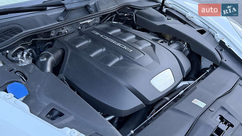 Позашляховик / Кросовер Porsche Cayenne 2014 в Луцьку