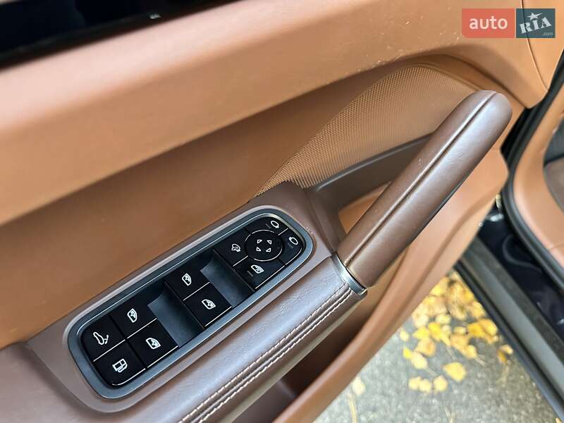 Внедорожник / Кроссовер Porsche Cayenne 2018 в Киеве