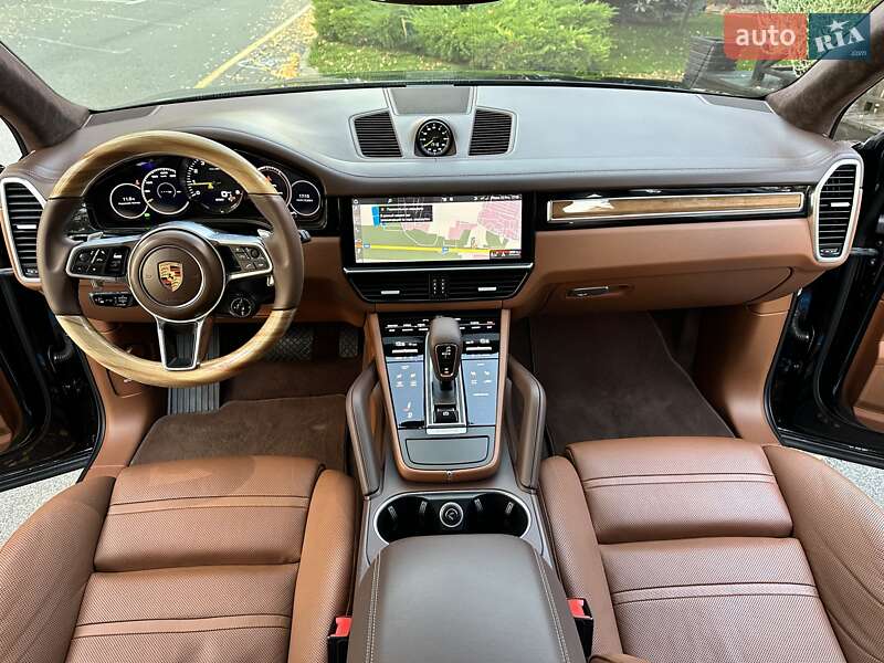 Внедорожник / Кроссовер Porsche Cayenne 2018 в Киеве