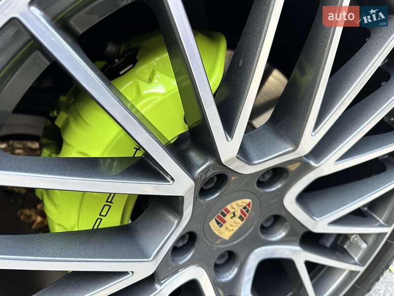 Внедорожник / Кроссовер Porsche Cayenne 2018 в Киеве