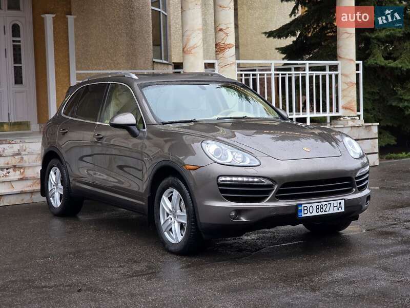 Внедорожник / Кроссовер Porsche Cayenne 2012 в Тернополе