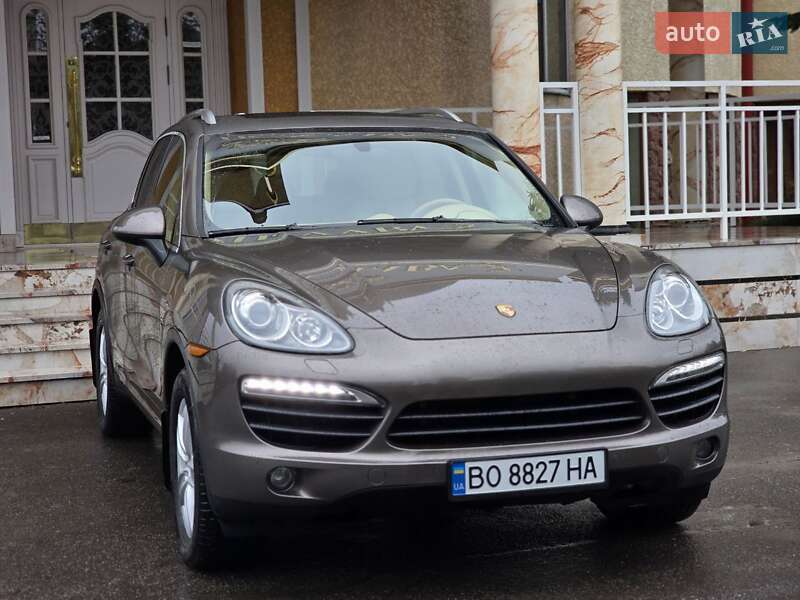 Внедорожник / Кроссовер Porsche Cayenne 2012 в Тернополе