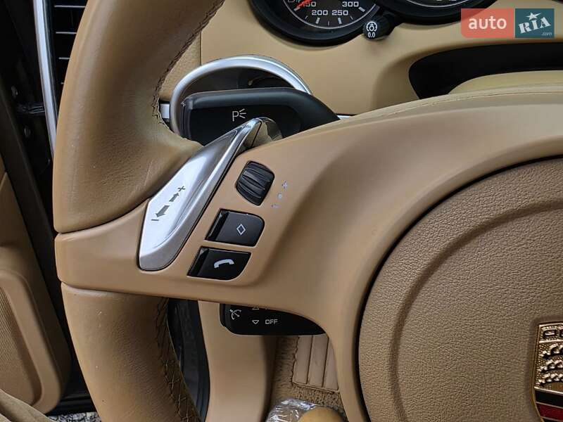 Внедорожник / Кроссовер Porsche Cayenne 2012 в Тернополе