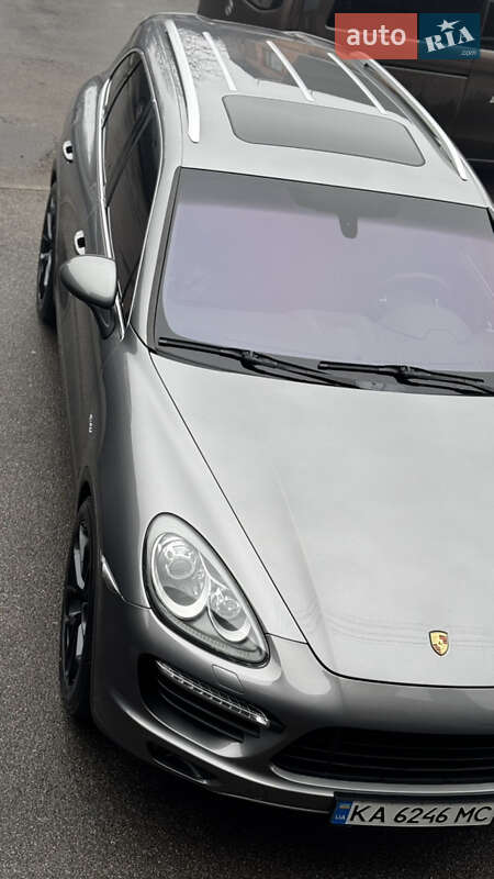 Позашляховик / Кросовер Porsche Cayenne 2010 в Києві