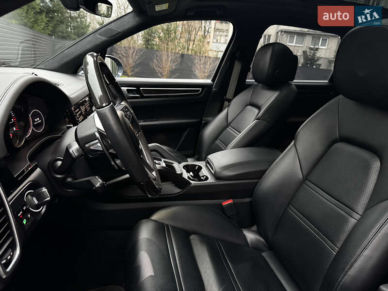 Внедорожник / Кроссовер Porsche Cayenne 2018 в Тернополе
