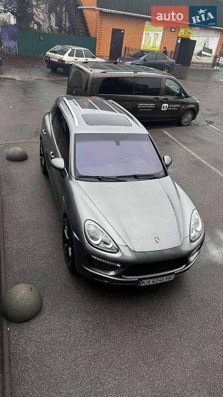 Позашляховик / Кросовер Porsche Cayenne 2010 в Києві