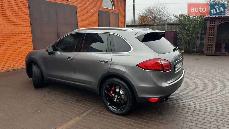 Позашляховик / Кросовер Porsche Cayenne 2010 в Києві