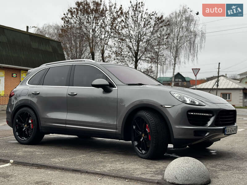 Позашляховик / Кросовер Porsche Cayenne 2010 в Києві