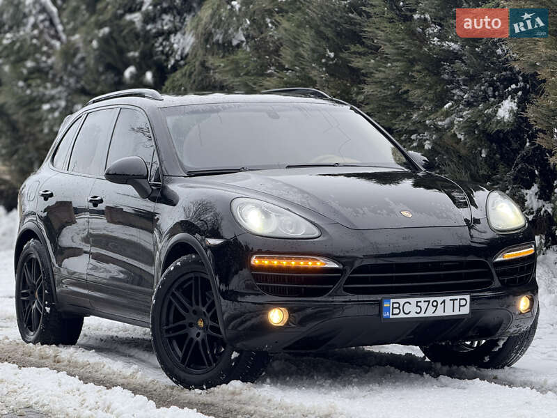 Позашляховик / Кросовер Porsche Cayenne 2012 в Самборі