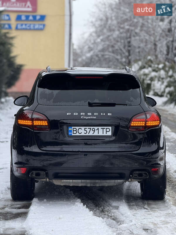 Позашляховик / Кросовер Porsche Cayenne 2012 в Самборі