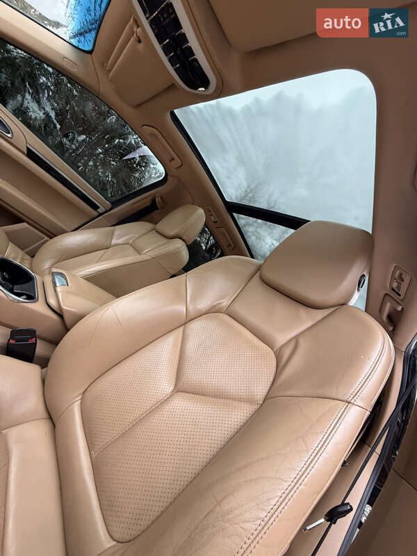 Позашляховик / Кросовер Porsche Cayenne 2012 в Самборі