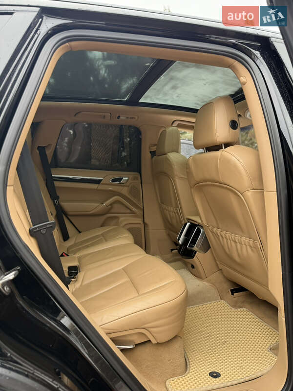 Позашляховик / Кросовер Porsche Cayenne 2012 в Самборі