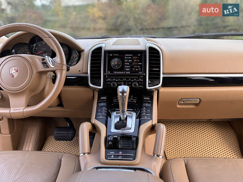 Позашляховик / Кросовер Porsche Cayenne 2011 в Тернополі