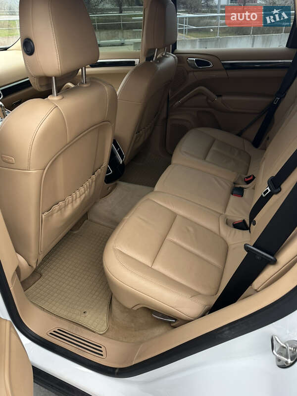 Внедорожник / Кроссовер Porsche Cayenne 2013 в Киеве фото 10 Внедорожник / Кроссовер Porsche Cayenne 2013 в Киеве