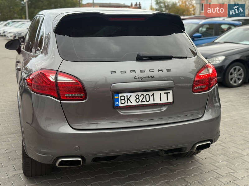 Внедорожник / Кроссовер Porsche Cayenne 2014 в Ровно