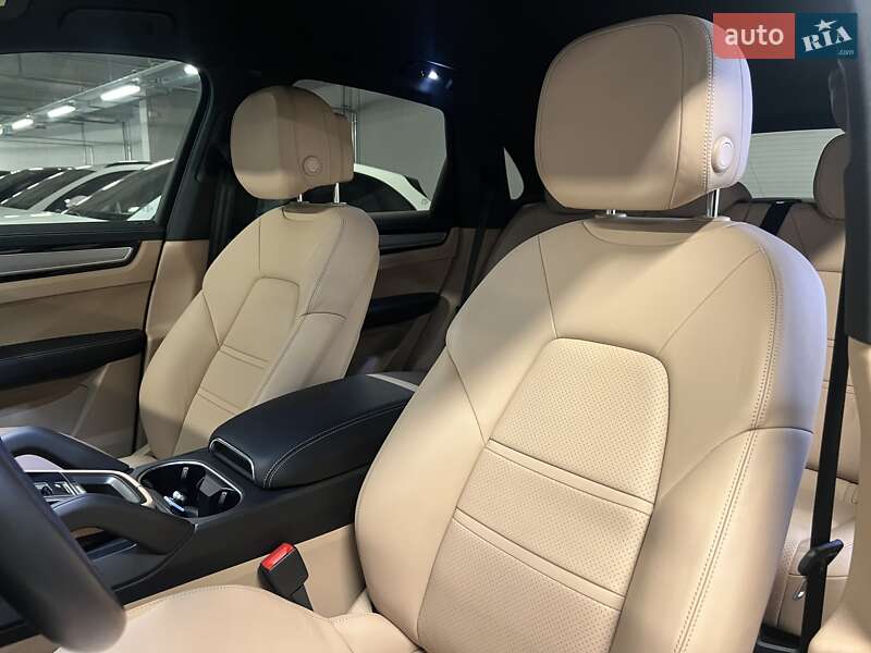 Позашляховик / Кросовер Porsche Cayenne 2021 в Києві