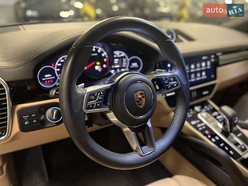 Позашляховик / Кросовер Porsche Cayenne 2021 в Києві