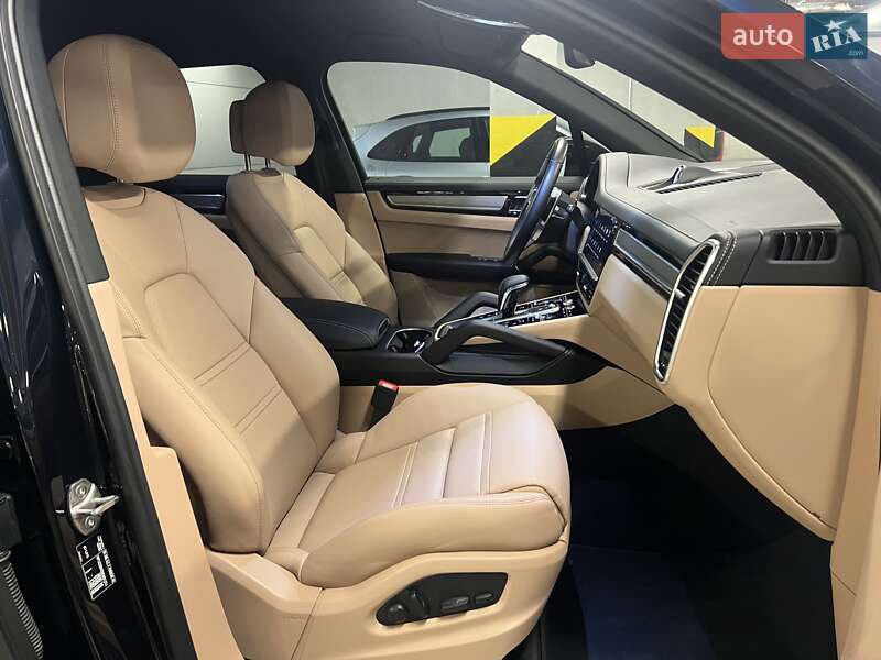 Позашляховик / Кросовер Porsche Cayenne 2021 в Києві
