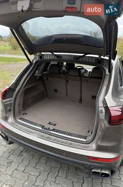 Позашляховик / Кросовер Porsche Cayenne 2012 в Києві