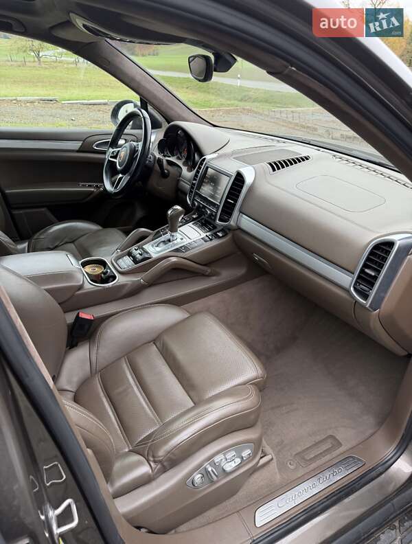 Позашляховик / Кросовер Porsche Cayenne 2012 в Києві