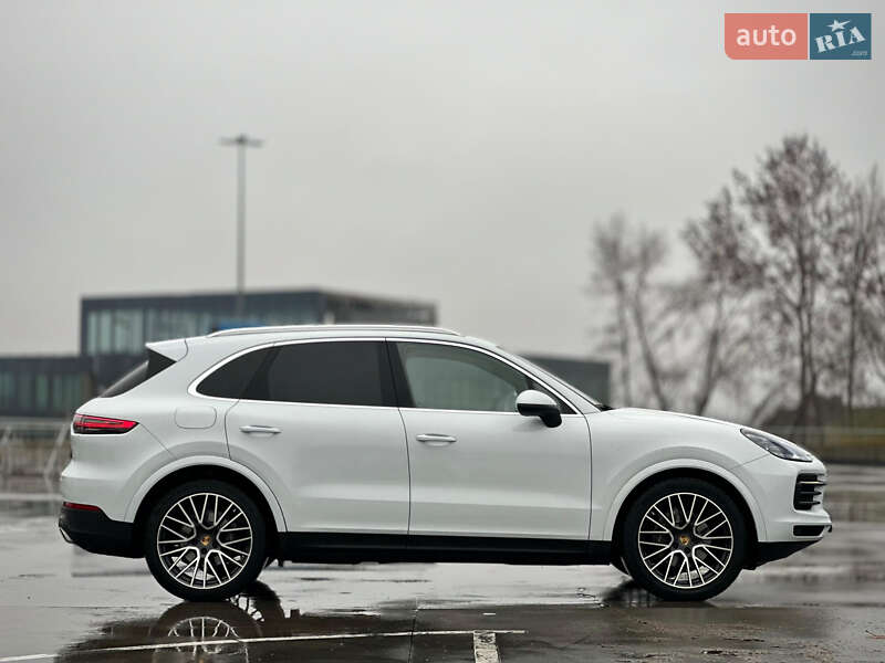 Внедорожник / Кроссовер Porsche Cayenne 2017 в Киеве